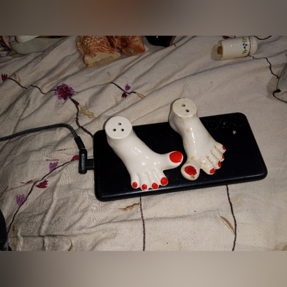 Salt and pepper shakers vintage collectable